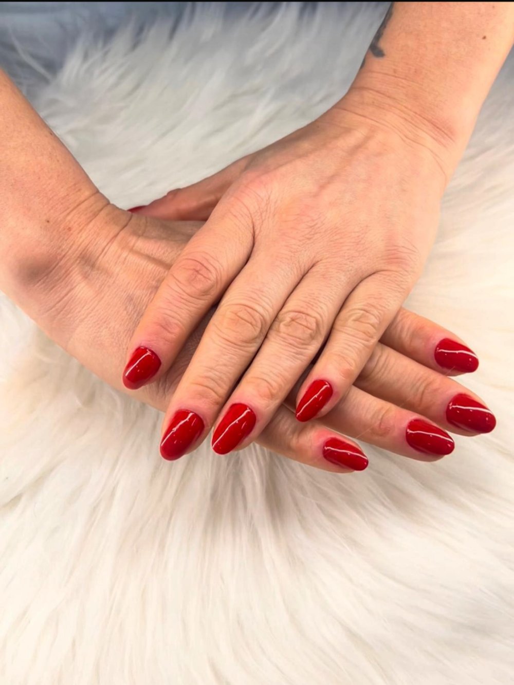 Classic red almond — Lush Atelier Beauty Salon